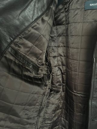 Chaquetón de cuero marrón