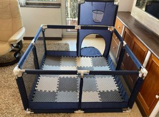 Parque infantil con suelo de goma