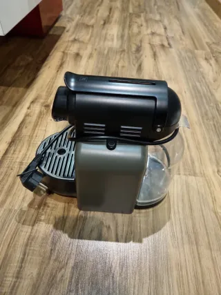 Cafetera Nespresso DeLonghi