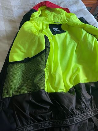 Anorak DC Shoes Rojo y Negro