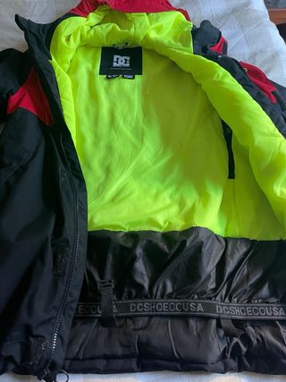 Anorak DC Shoes Rojo y Negro