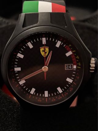 Reloj Scuderia Ferrari Negro y Rojo