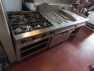 CONJUNTO DE COCINA A GAS MARCA REPAGAS 250CM LARGO