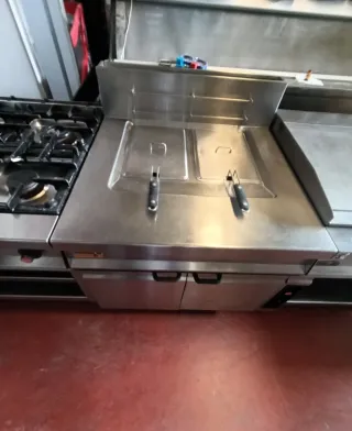 CONJUNTO DE COCINA A GAS MARCA REPAGAS 250CM LARGO