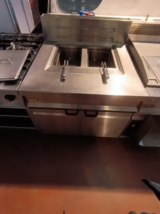 CONJUNTO DE COCINA A GAS MARCA REPAGAS 250CM LARGO