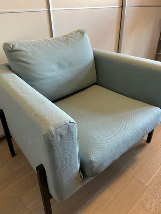 Poltrona azzurra in tessuto