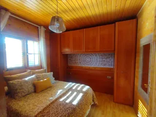 Mueble de dormitorio puente nido madera.