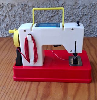 Máquina de coser eléctrica Román años 80
