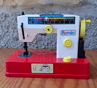 Máquina de coser eléctrica Román años 80