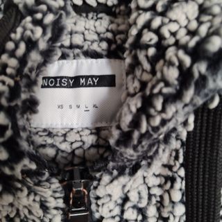 Chaqueta peluche Noisy May Talla L