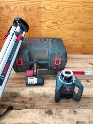 Nivel Láser Giratorio Bosch GLR300HV