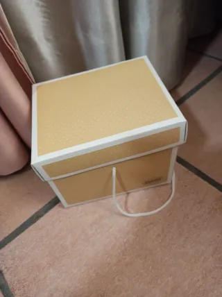 Elegante profumatore con olio aromatico