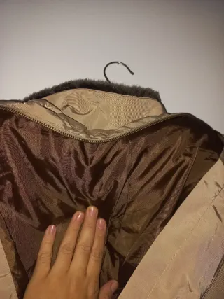 Chaqueta Zara Basic beige con capucha