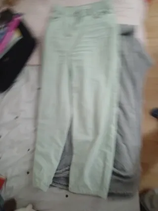 Pantalón verde Mango