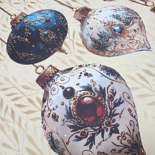 Caja organizadora de madera con adornos