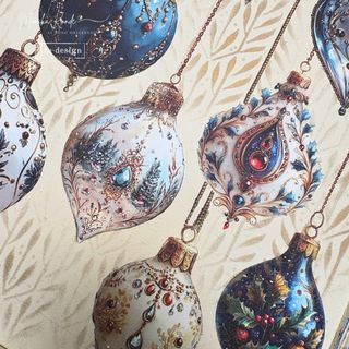 Caja organizadora de madera con adornos