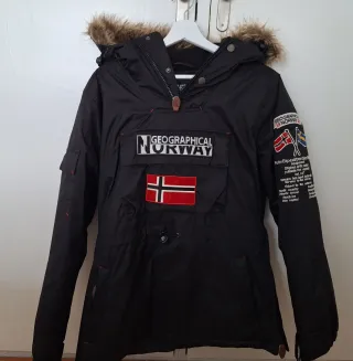 Abrigo Geographical Norway. Negro
