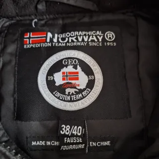 Abrigo Geographical Norway. Negro
