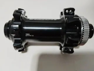 Come nuovo. Mozzo Vision per bici da strada