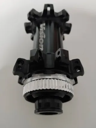 Come nuovo. Mozzo Vision per bici da strada