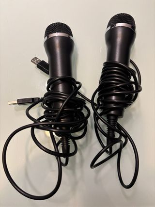 Juego Let's Sing 13 PS4 + 2 Micros