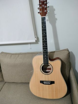 2 Chitarre: Spagnola Admira e Acustica Harley Ben