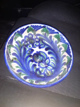 Bol de cerámica pintado a mano