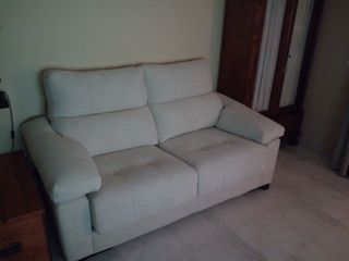Sofá de tela beige/blanco poco uso