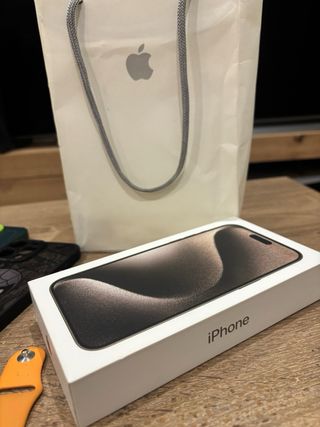 iPhone 15 Pro Max 512GB Titanio + Apple Watch 10