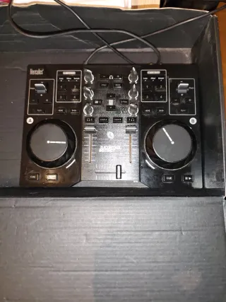 Controlador DJ Hercules DJ Instinct