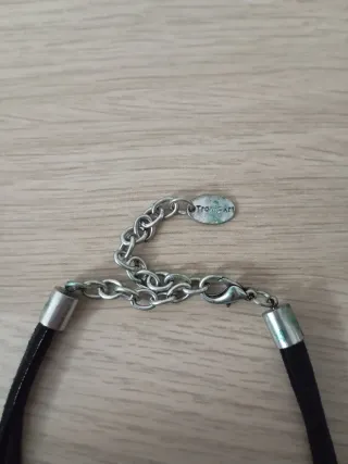 Colgante piedras beige y plateado