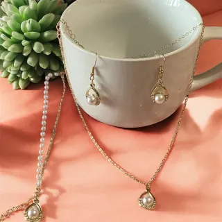Set Collana, orecchini e braccialetto