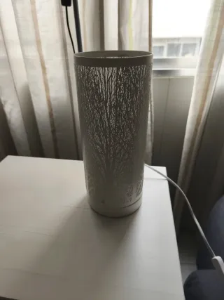 Lámpara de mesa diseño árbol.