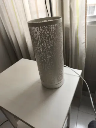 Lámpara de mesa diseño árbol.