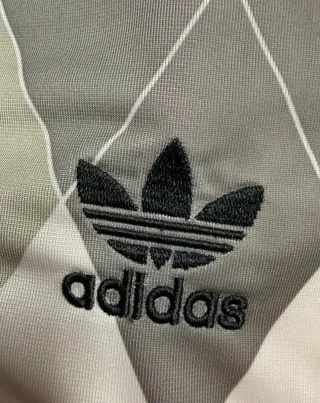 Chaqueta Adidas Rombo Gris y Blanco