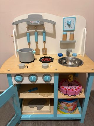 Cocinita de madera infantil