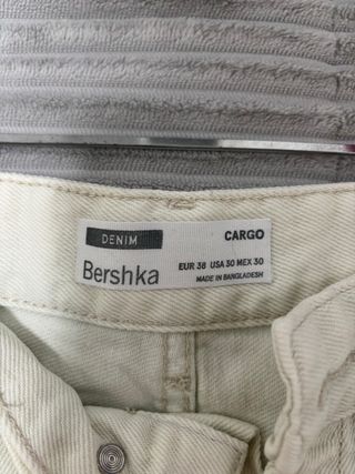 Pantalón Cargo Bershka Beige Talla M