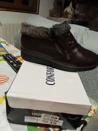 Botín forrado marrón talla 39