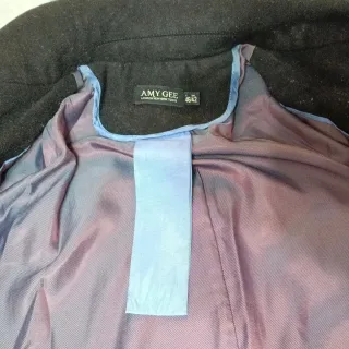 Abrigo negro de mujer