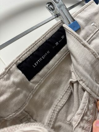 Pantalón corto vaquero beige desgarrado T38