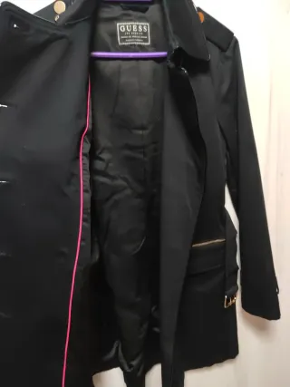 Gabardina Guess Negra Mujer