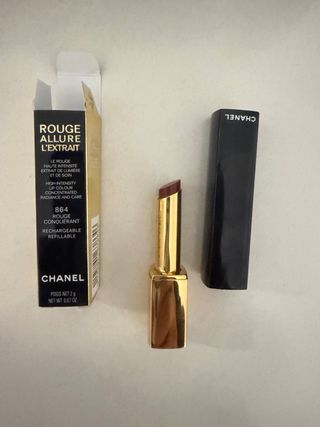 Chanel: Pintalabios Maquillaje  Pintado de cejas