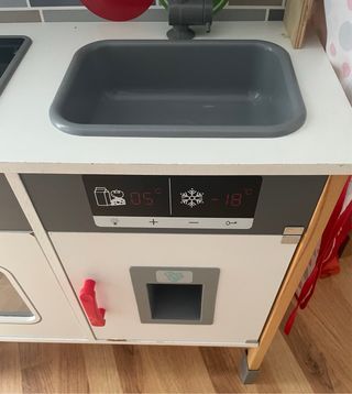 Cocina de juguete de madera