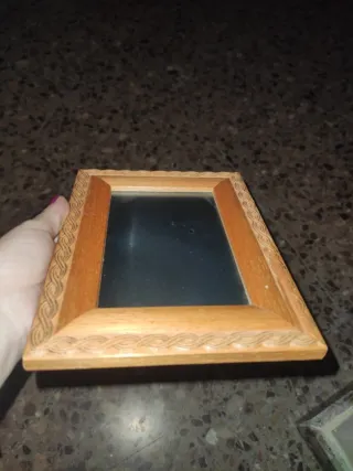 Marco de fotos de madera con diseño trenzado