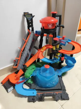 Pista Hot Wheels Cocodrilo