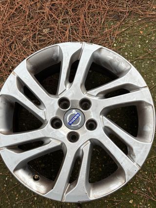 Llantas Volvo XC 17 pulgadas (sin neumáticos)