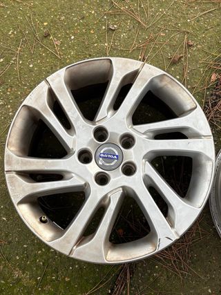 Llantas Volvo XC 17 pulgadas (sin neumáticos)
