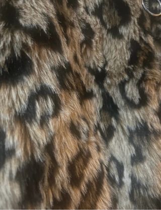 Cazadora pelo Bershka animal print