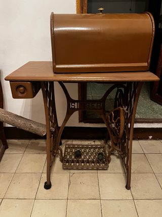 Máquina de coser Singer antigua