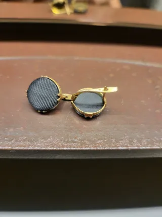 Pendientes antiguos de oro 15k y azabache francés